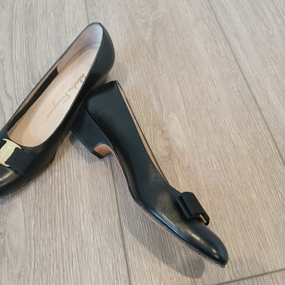 SALVATORE Ferragamo Flats Boutique Vera Pump Black Size 8 Narrow - Picture 6 of 14